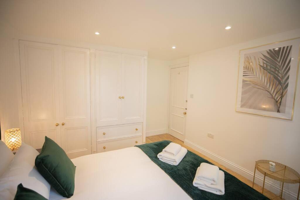 Perfect Location 4Bed 2 Bath Spacious Apartment 런던 외부 사진